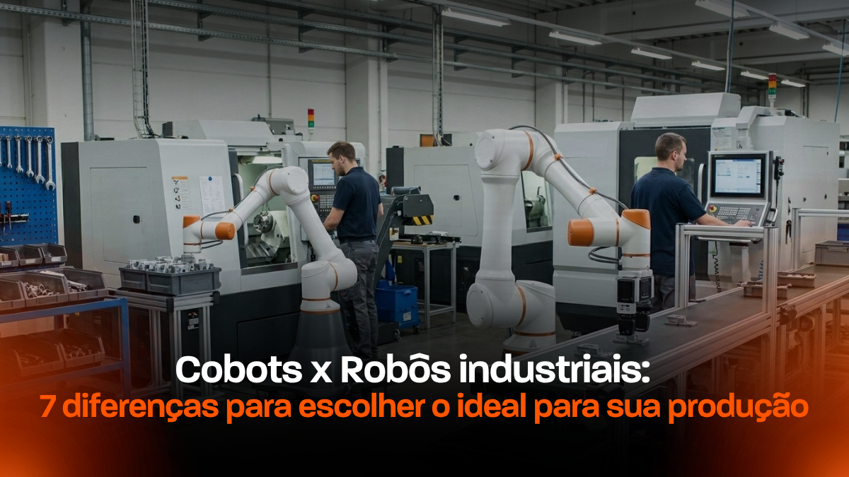 Cobots brancos com detalhes laranja operando ao lado de operadores em linha de produção com máquinas CNC, ilustrando as diferenças entre cobots e robôs industriais